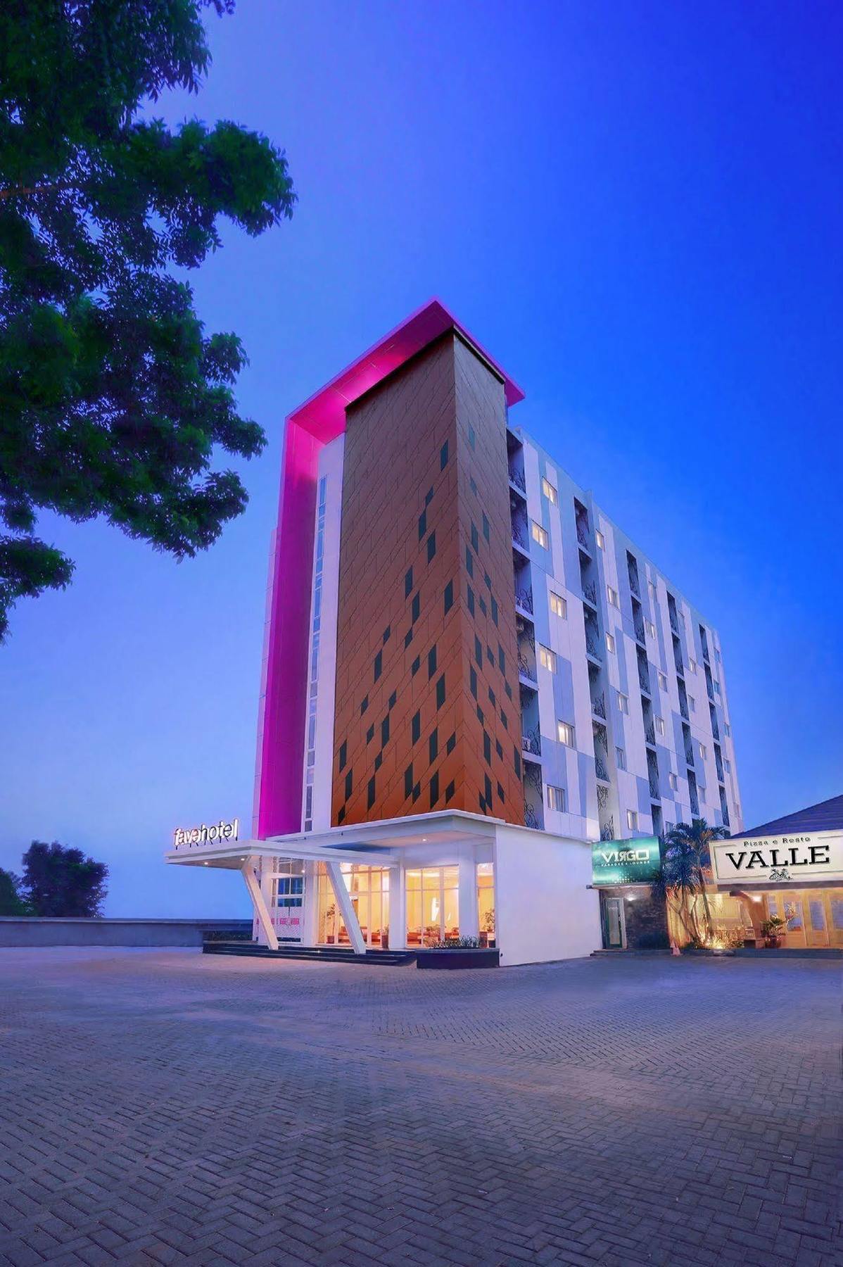 Favehotel Simpang Lima - Semarang Exterior photo